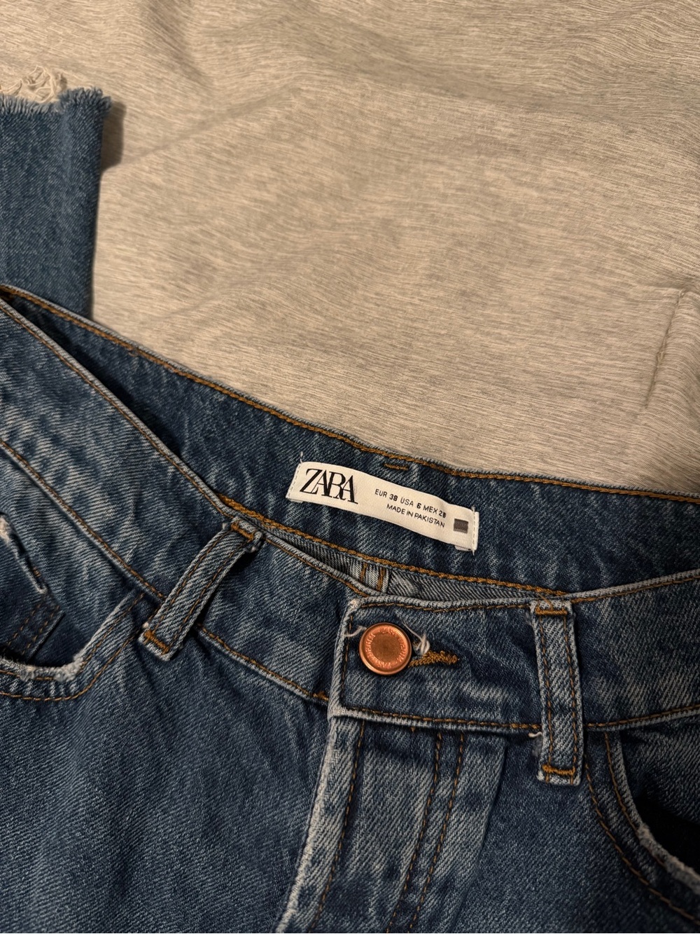 Zara jeans - Picture 3 of 3